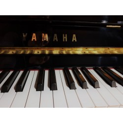 Pianino YAMAHA czarny klasyk